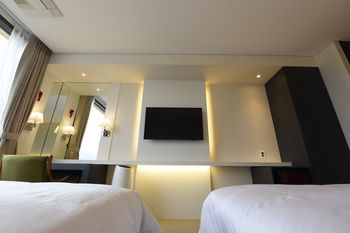 Geoje Art Nouveau Suite Hotel 4*