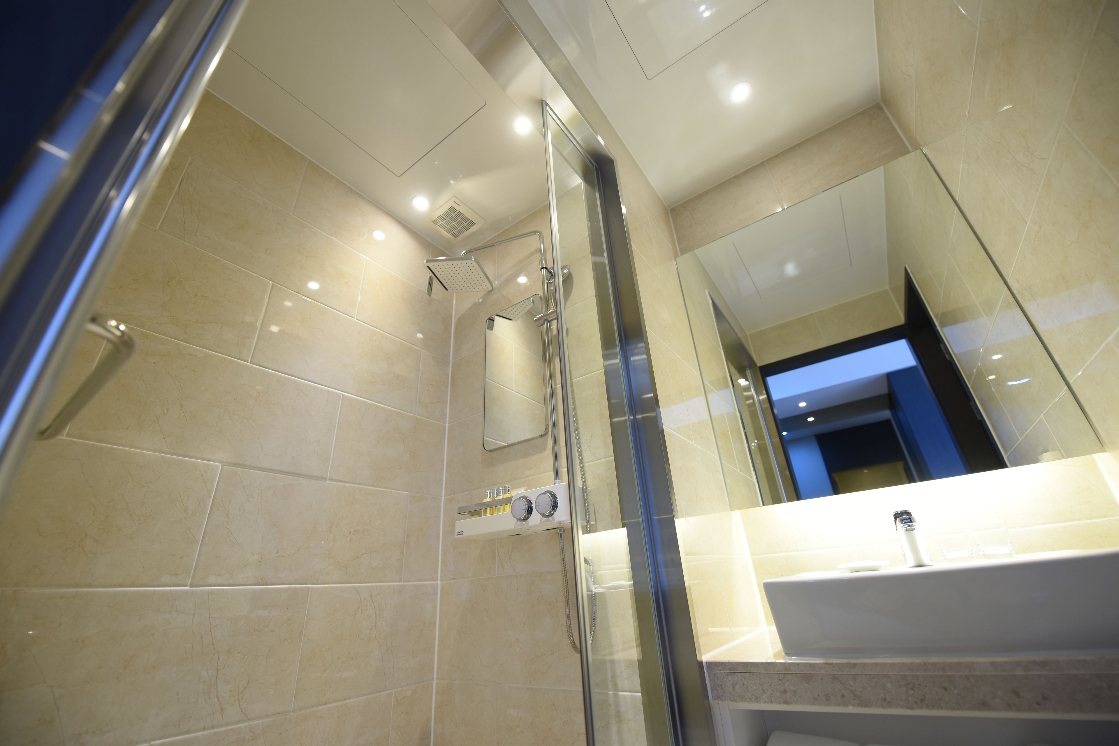 Geoje Art Nouveau Suite Hotel 4*