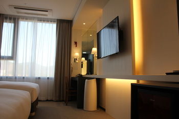 Geoje Art Nouveau Suite Hotel 4*