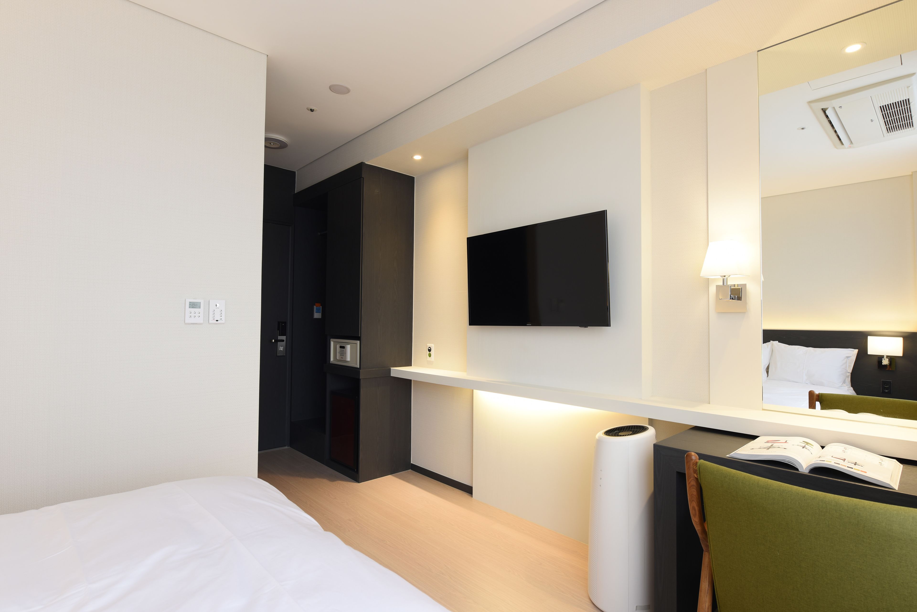 Geoje Art Nouveau Suite Hotel 4*