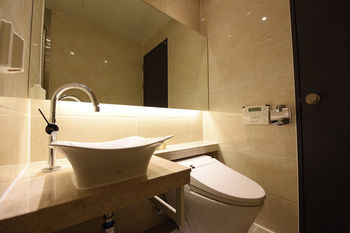 Geoje Art Nouveau Suite Hotel 4*