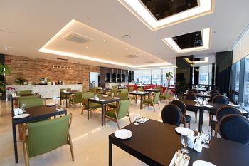 Geoje Art Nouveau Suite Hotel 4*