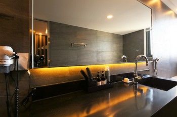 Premium AVA Hotel Sasang 2*