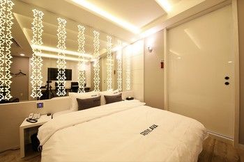 Premium AVA Hotel Sasang 2*