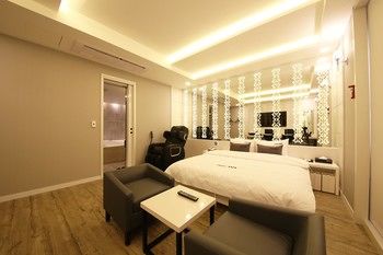 Premium AVA Hotel Sasang 2*