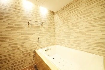 Premium AVA Hotel Sasang 2*