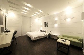 Premium AVA Hotel Sasang 2*