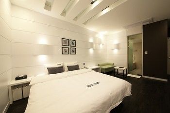 Premium AVA Hotel Sasang 2*