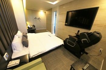 Premium AVA Hotel Sasang 2*