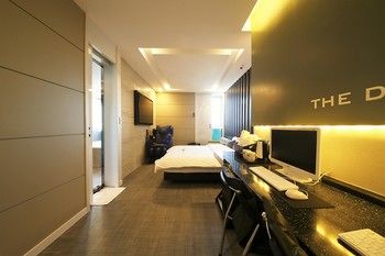 Premium AVA Hotel Sasang 2*