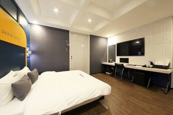 Premium AVA Hotel Sasang 2*