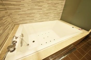 Premium AVA Hotel Sasang 2*
