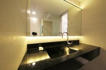 Premium AVA Hotel Sasang 2*