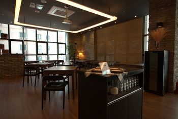 Hotel Vella Suite Suwon 3*