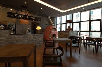 Hotel Vella Suite Suwon 3*
