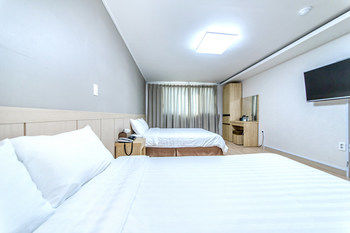 Jungmoon J Hill & City Hotel 3*