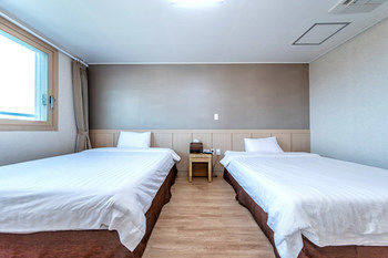 Jungmoon J Hill & City Hotel 3*