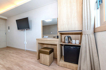 Jungmoon J Hill & City Hotel 3*