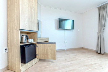 Jungmoon J Hill & City Hotel 3*