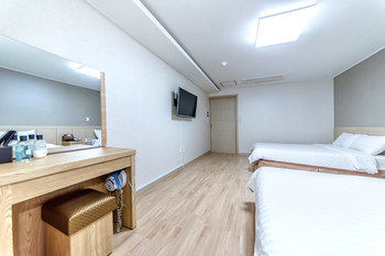 Jungmoon J Hill & City Hotel 3*