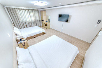Jungmoon J Hill & City Hotel 3*