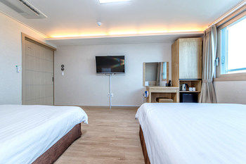 Jungmoon J Hill & City Hotel 3*
