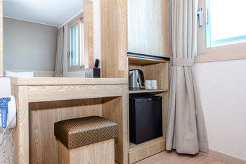 Jungmoon J Hill & City Hotel 3*