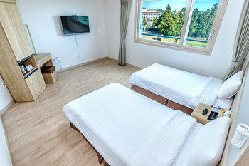 Jungmoon J Hill & City Hotel 3*