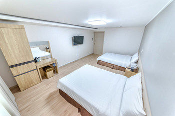 Jungmoon J Hill & City Hotel 3*