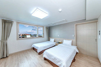 Jungmoon J Hill & City Hotel 3*