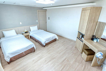 Jungmoon J Hill & City Hotel 3*