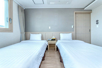 Jungmoon J Hill & City Hotel 3*