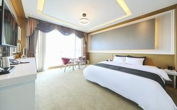 Hotel the One Yeosu 3*