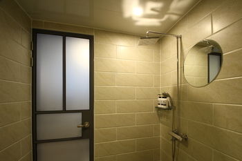 Calm Rest Hotel Busan Sasang 2*