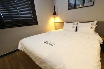 Calm Rest Hotel Busan Sasang 2*