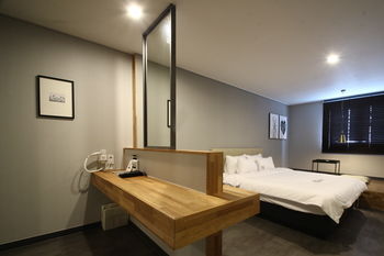 Calm Rest Hotel Busan Sasang 2*
