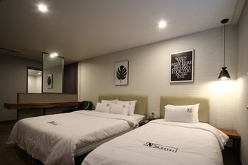 Calm Rest Hotel Busan Sasang 2*