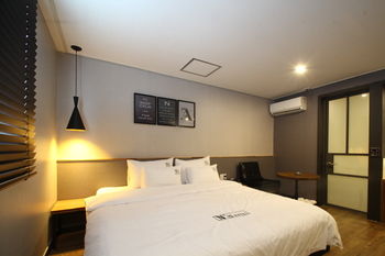 Calm Rest Hotel Busan Sasang 2*
