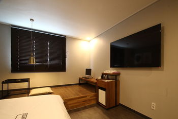 Calm Rest Hotel Busan Sasang 2*