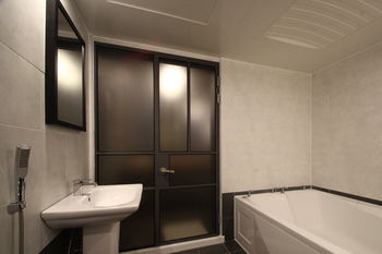 Calm Rest Hotel Busan Sasang 2*