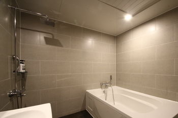 Calm Rest Hotel Busan Sasang 2*