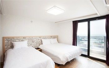 Jeju Moseulpo Hotel 2*