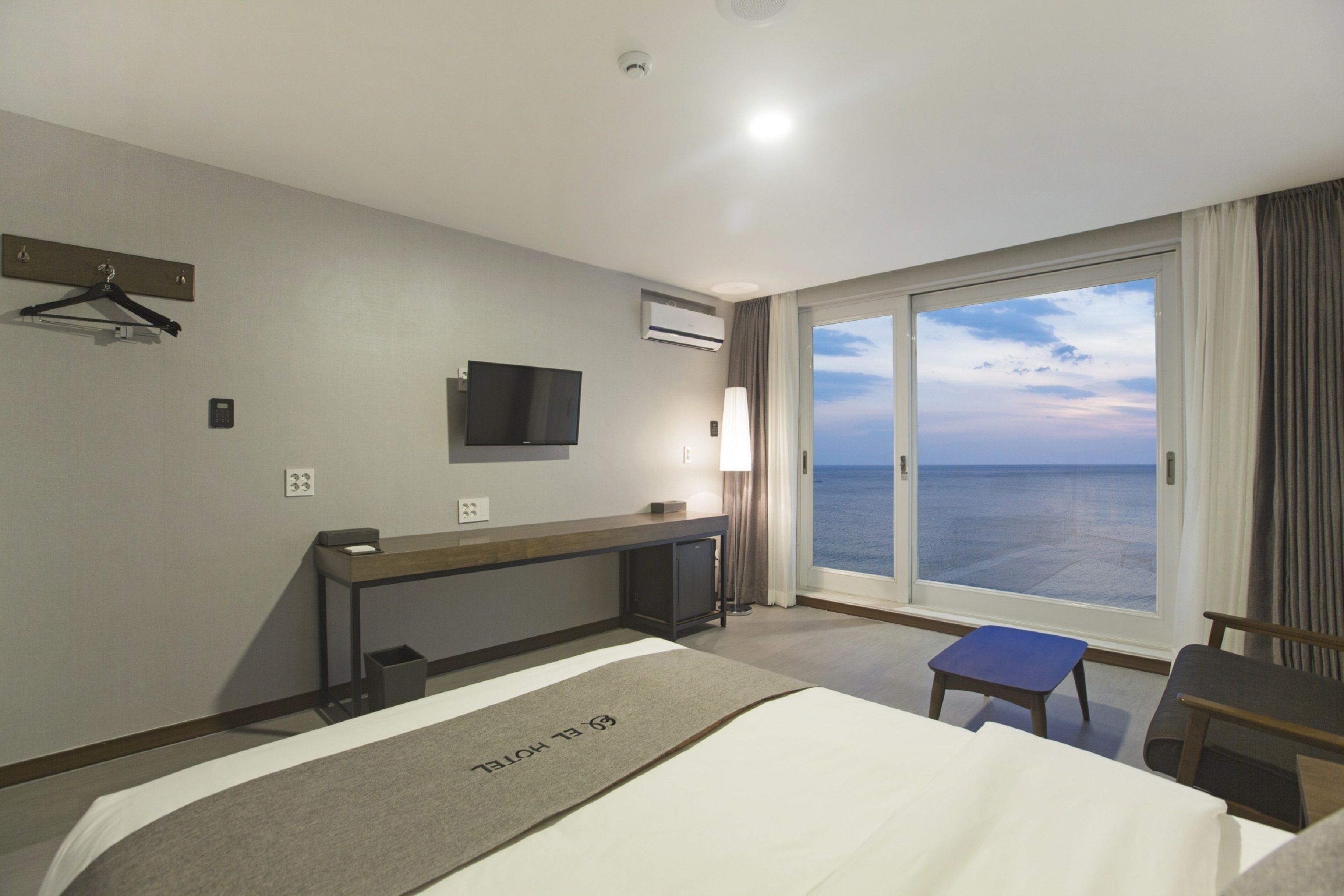 EL Hotel 3*