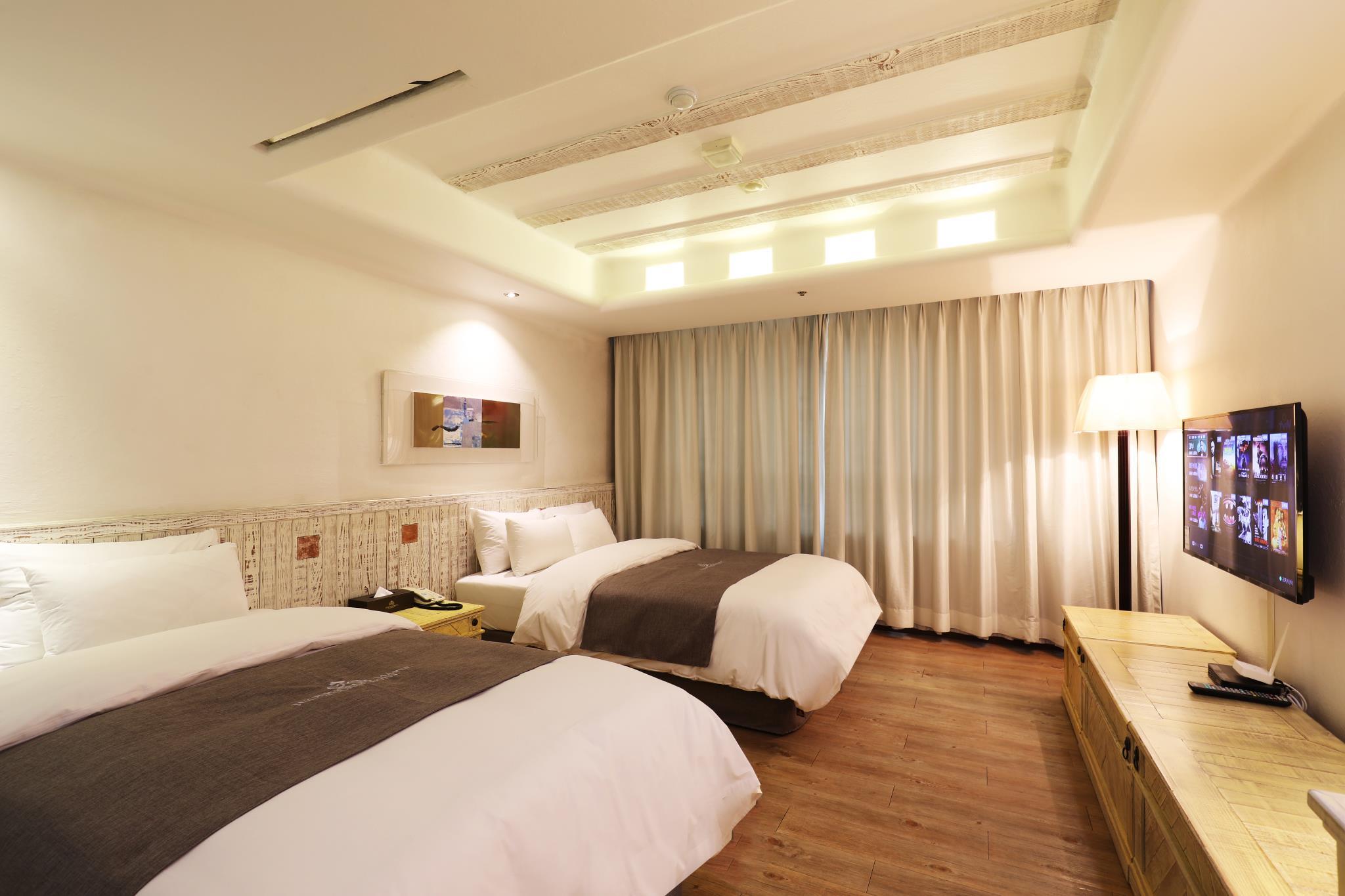Maple Tourist Hotel 3*