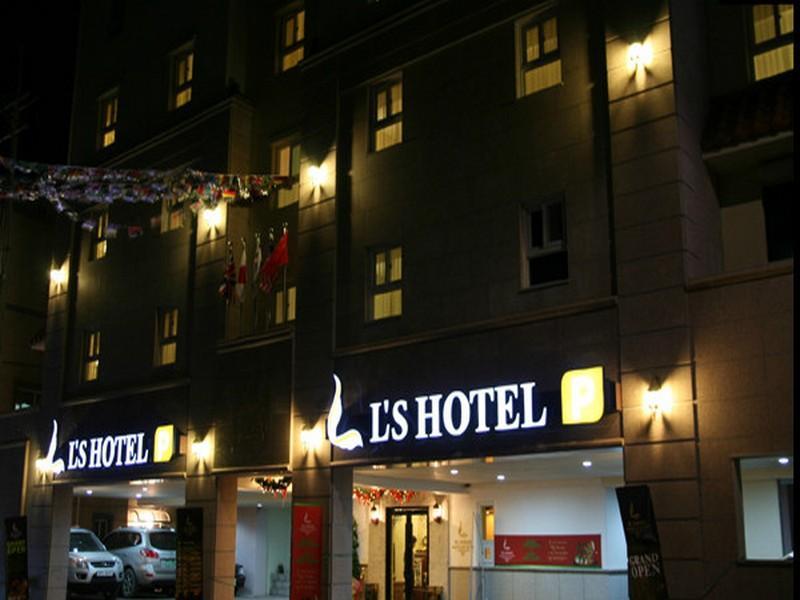 L'S Hotel 2*