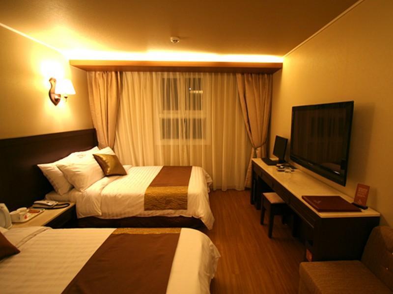 L'S Hotel 2*