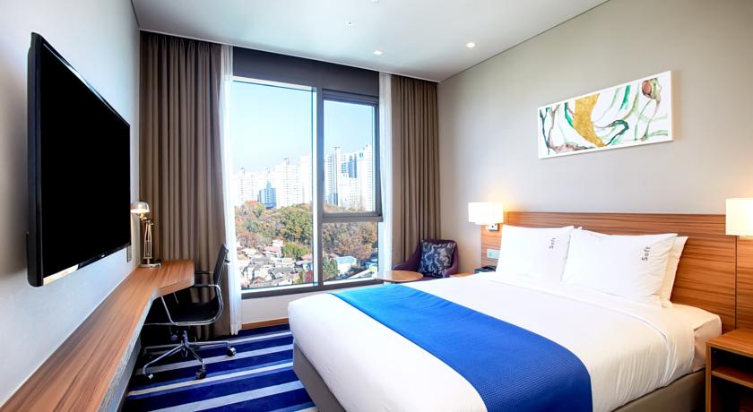 Holiday Inn Express Suwon Ingye 3*