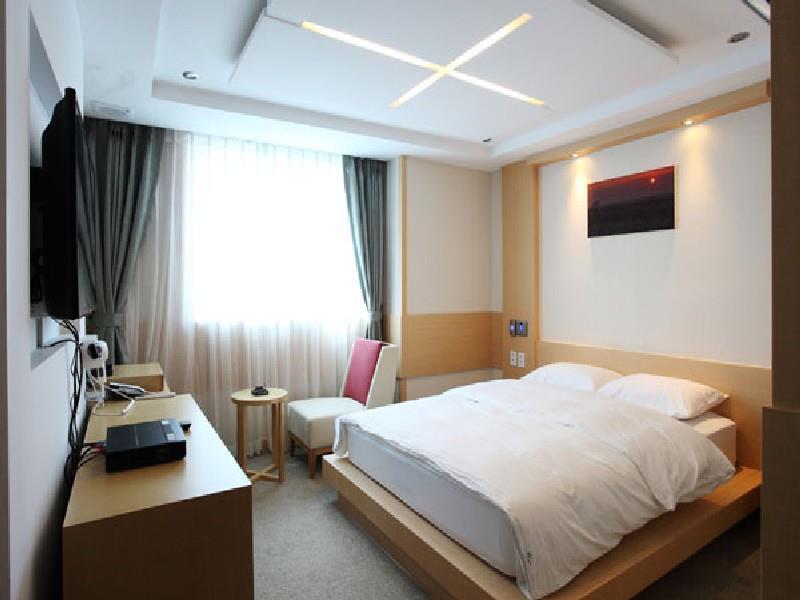 Galaxy Hotel 3*