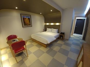 Khan Hotel 3*