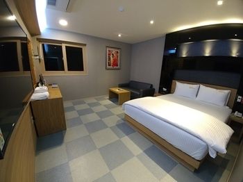 Khan Hotel 3*